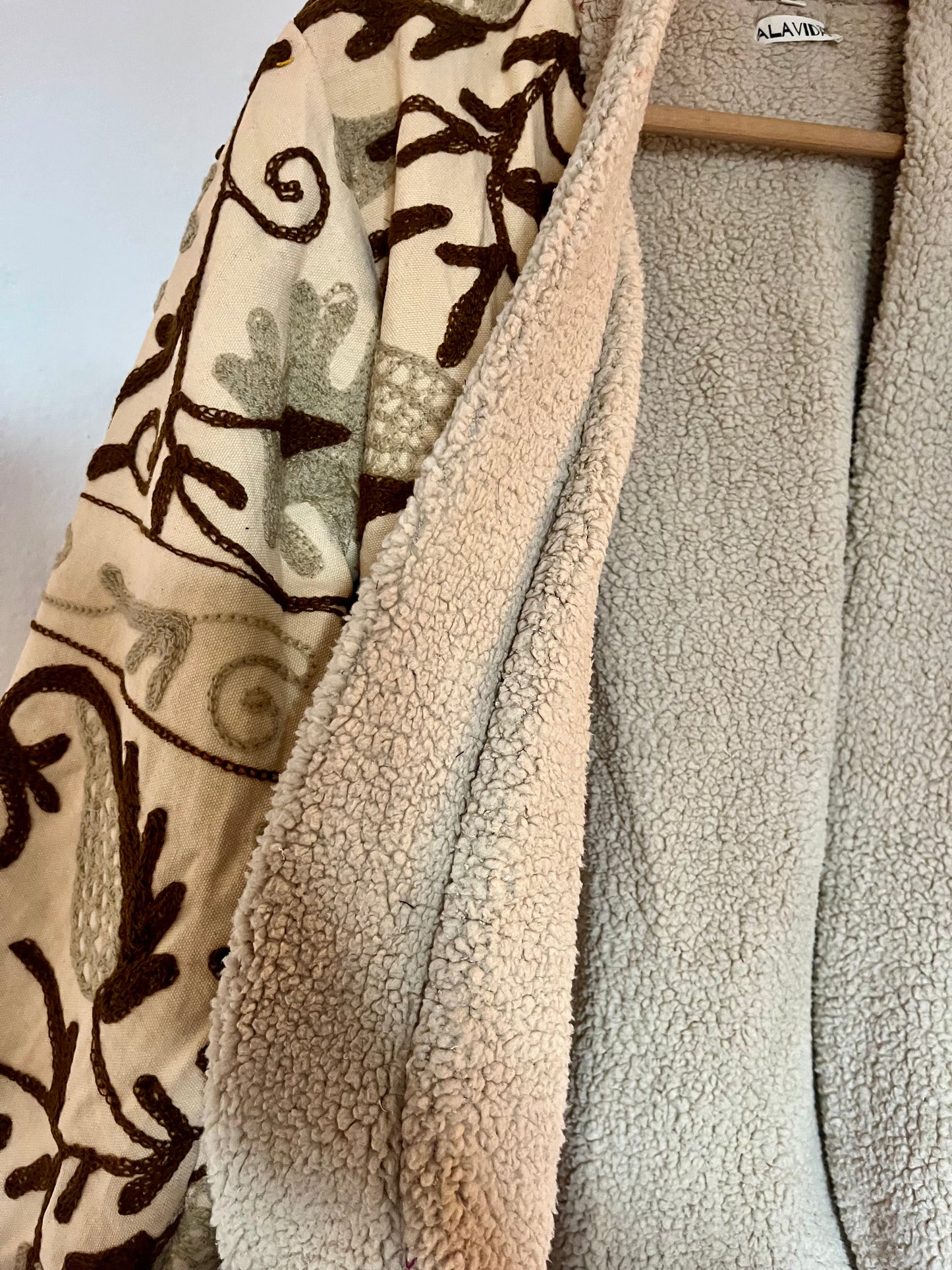 Suzani jacket beige