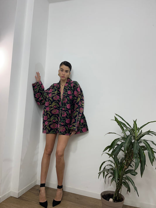 Giacca in velluto blu con fiori